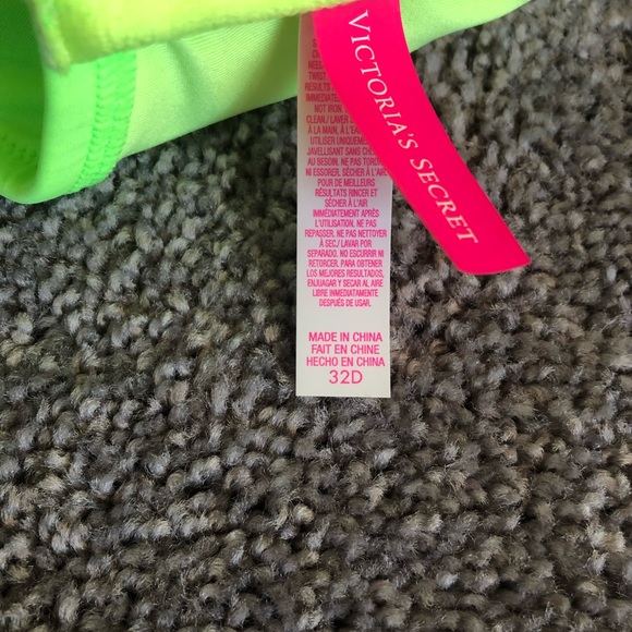 Victoria’s Secret Bikini Top size 32D. In great condition. - Picture 3 of 3
